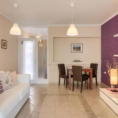 Klimatisierte In Spadici Mit Parkplatz Apartment